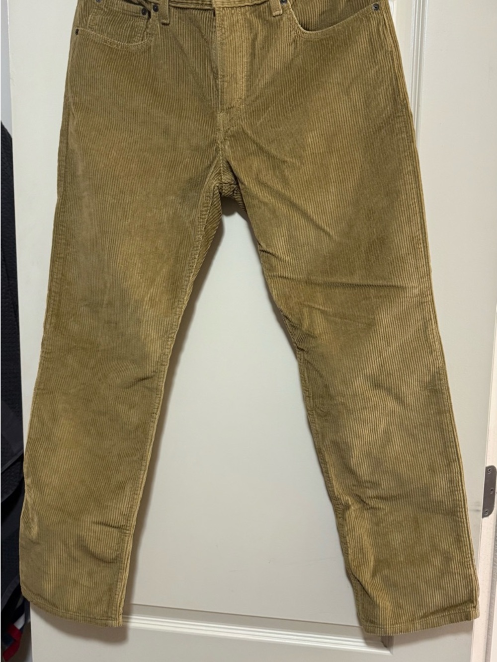 Levi's Straight-Leg Corduroy Pants in Olive Green